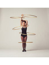 Silvia hula hoop & fire performer